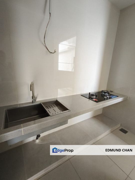 Partly furnish brand new unit Sky Condo Puchong Jaya, Selangor, Puchong