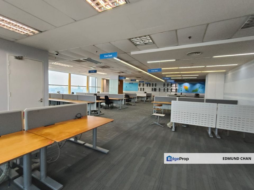 Partly furnish office Sunway Pinnacle, well keep & move in conditions, Selangor, Subang