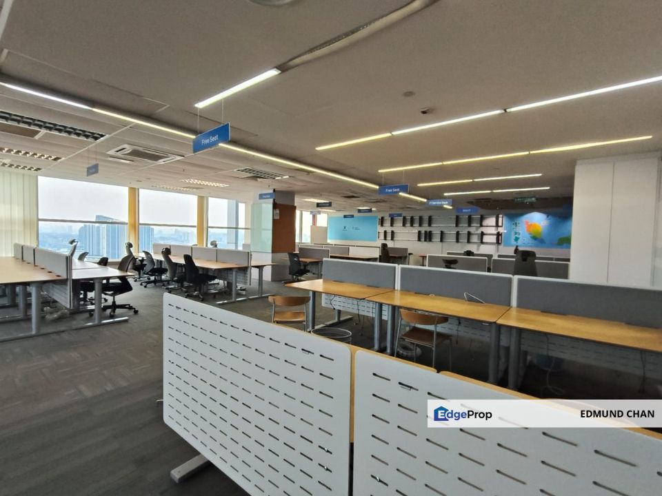 Partly furnish office Sunway Pinnacle, well keep & move in conditions, Selangor, Subang