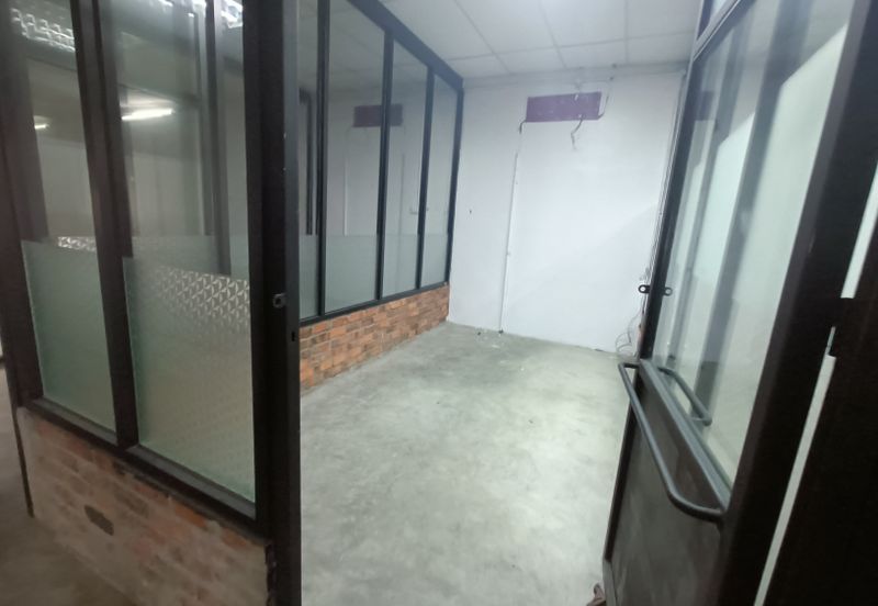 Taman Perindustrian Subang USJ 1