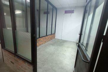 Taman Perindustrian Subang USJ 1