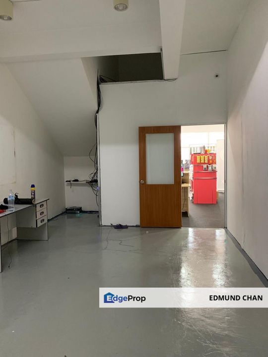 Bandar Puteri 5, Puchong shop, ground floor, Selangor, Puchong