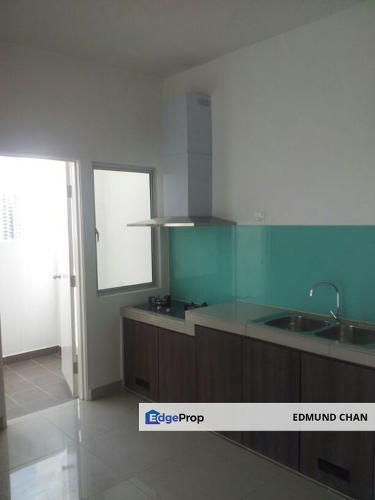 The Sanderson condo, partly furnish, facing green, Selangor, Seri Kembangan