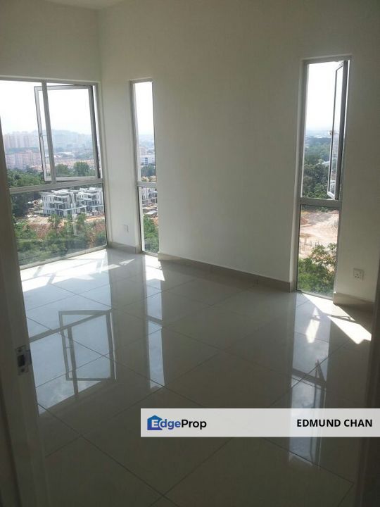 The Sanderson condo, partly furnish, facing green, Selangor, Seri Kembangan