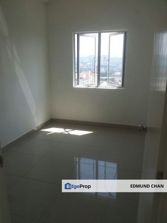 The Sanderson condo, partly furnish, facing green, Selangor, Seri Kembangan
