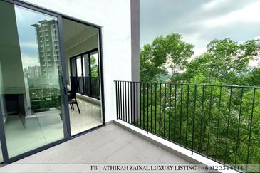 East 57 (Residensi Laman Timur)