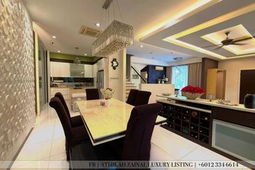 Rafflesia @ The Hill