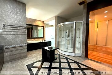 Rafflesia @ The Hill