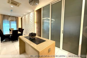 Rafflesia @ The Hill