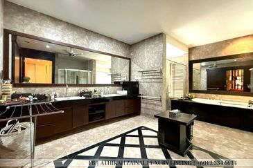 Rafflesia @ The Hill