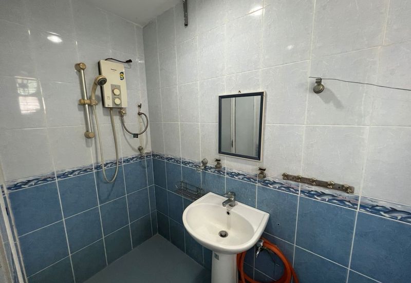 Bandar Sunway PJS 10 double storey house fully extended renovated move in condition 