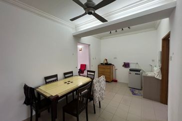 Bandar Sunway PJS 10 double storey house fully extended renovated move in condition 