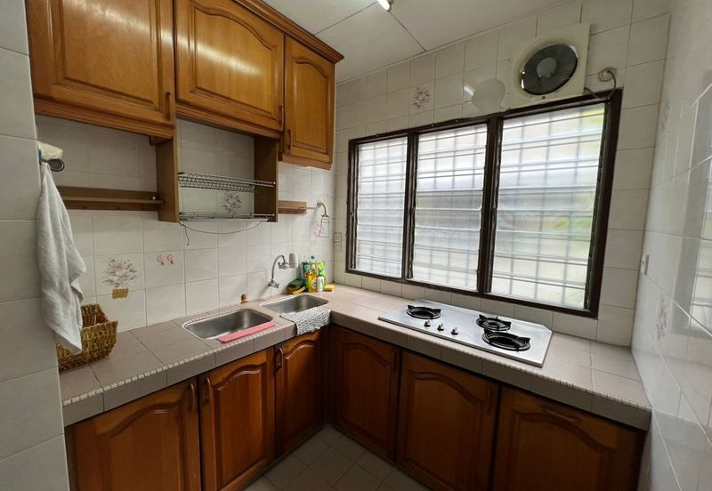 Bandar Sunway PJS 10 double storey house fully extended renovated move in condition 
