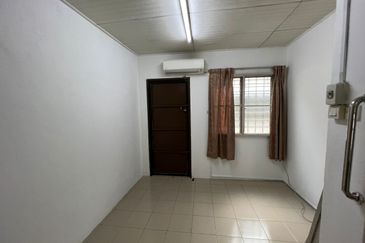 Bandar Sunway PJS 10 double storey house fully extended renovated move in condition 