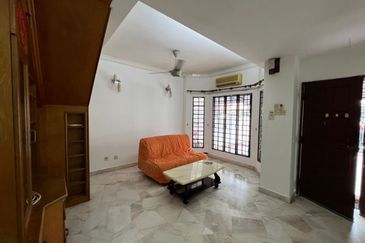 Bandar Sunway PJS 10 double storey house fully extended renovated move in condition 