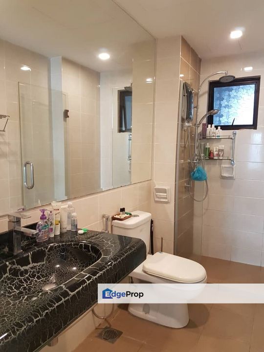 fully renovated furnished below bank value move in condition, Selangor, Petaling Jaya