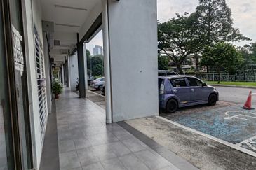 Suria Putra Ground Floow Shop Unfurnished 