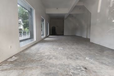 Suria Putra Ground Floow Shop Unfurnished 