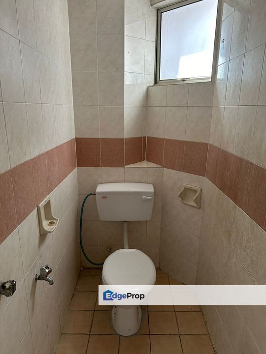 Puchong jaya la vista condominium unfurnished freehold basic low den, Selangor, Puchong