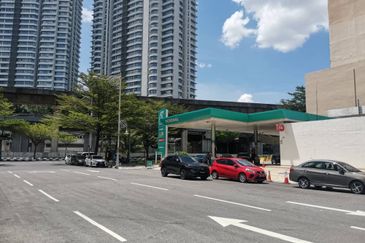 Brickfields kl shop building prime location good ROI