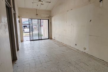 Bandar sunway pjs7 single storey bare unit