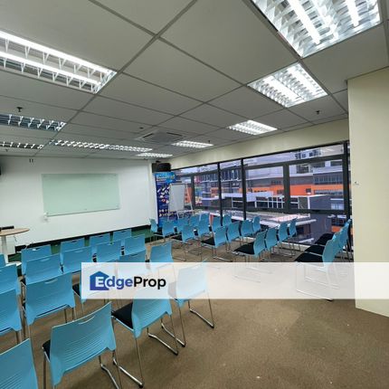 Setiawalk pusat bandar puchong jpartly furnished office near to LRT, Selangor, Puchong