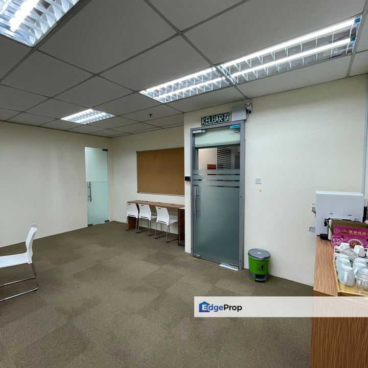 Setiawalk pusat bandar puchong jpartly furnished office near to LRT for