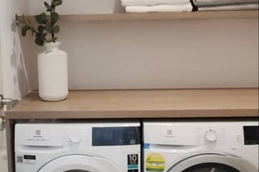 KL fully furnished services suite nice renovation ready move in near lrt business area