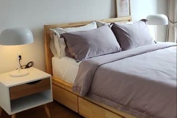 KL fully furnished services suite nice renovation ready move in near lrt business area