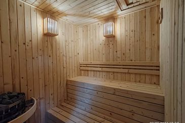 KL fully furnished services suite nice renovation ready move in near lrt business area