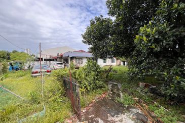 Kelana Jaya SS5A pj corner lot with extra land easy access