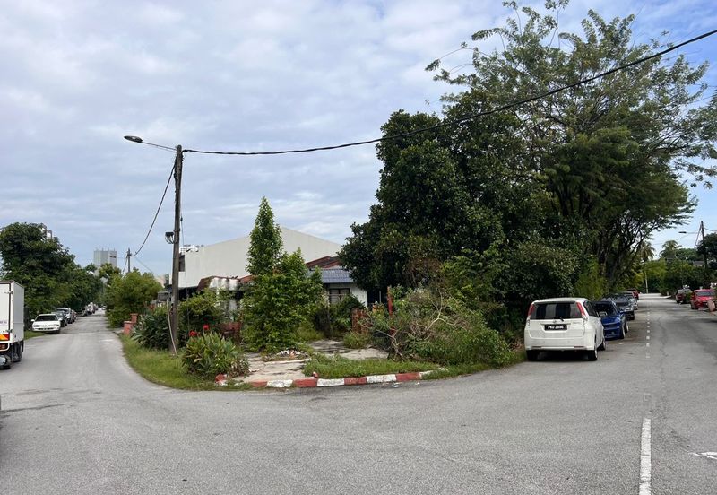 Kelana Jaya SS5A pj corner lot with extra land easy access