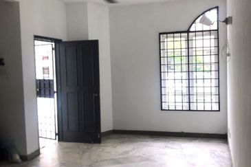 Subang jaya USJ 6 freehold double storey terrace house 