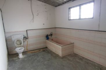 SS9 Sungai Way Petaling Jaya Extended 1.5 storey House 