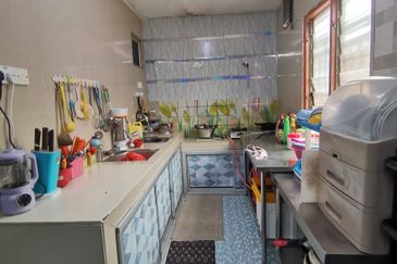 SS9 Sungai Way Petaling Jaya Extended 1.5 storey House 