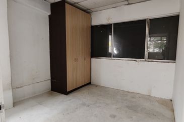 Meranti Jaya Industrial Park 1.5 storey Corner Lot Factory