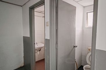 Meranti Jaya Industrial Park 1.5 storey Corner Lot Factory