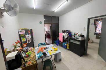 Petaling jaya seapark apartment ground floor for sales 