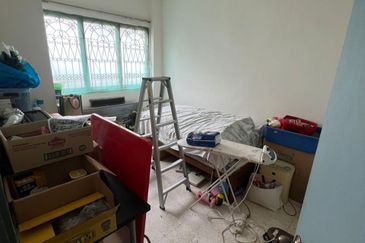 Petaling jaya seapark apartment ground floor for sales 