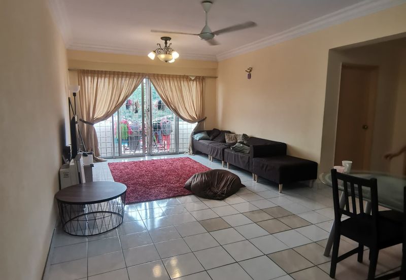 Sunway partially furnished apartment near pyramid kayang apartment