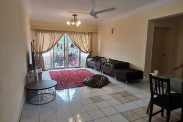 Sunway partially furnished apartment near pyramid kayang apartment