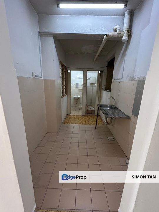 Bare unit low cost condo impiana seri setia petaling jaya, Selangor, Petaling Jaya