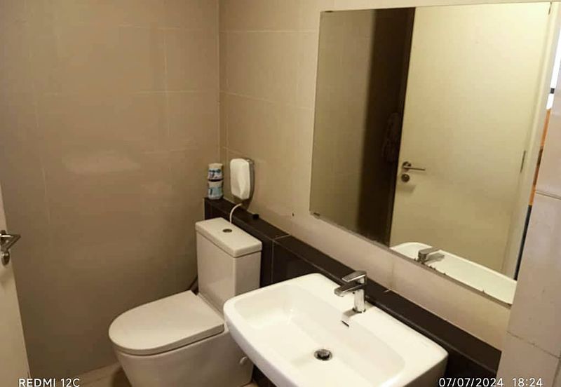 Pandora @ Tropicana Metropark