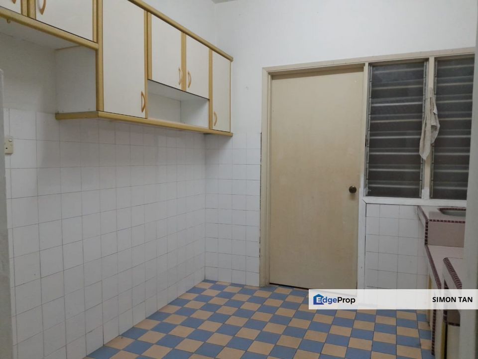 Aman puri apartment corner unit below bank value @ desa aman puri, Kuala Lumpur, Kepong