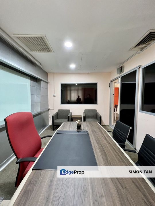 Fully furnished office unit in KLCC wisma uoa 2, Kuala Lumpur, KLCC