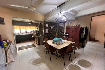 Freehold landed house pj ss8 below bank value renovated extended