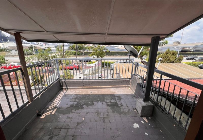 Freehold landed house pj ss8 below bank value renovated extended