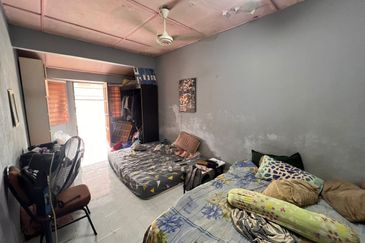 Freehold landed house pj ss8 below bank value renovated extended