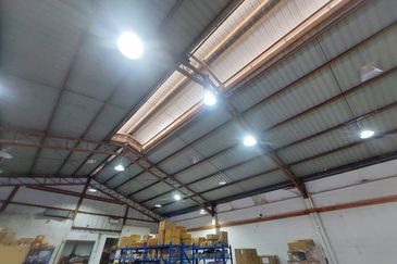 Warehouse cum with office in petaling jaya 227 pj ceiling height 26ft