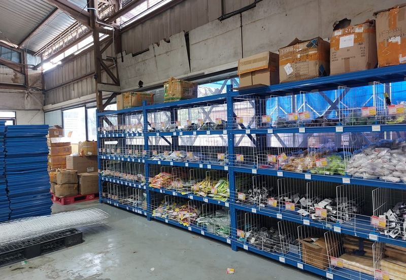 Warehouse cum with office in petaling jaya 227 pj ceiling height 26ft